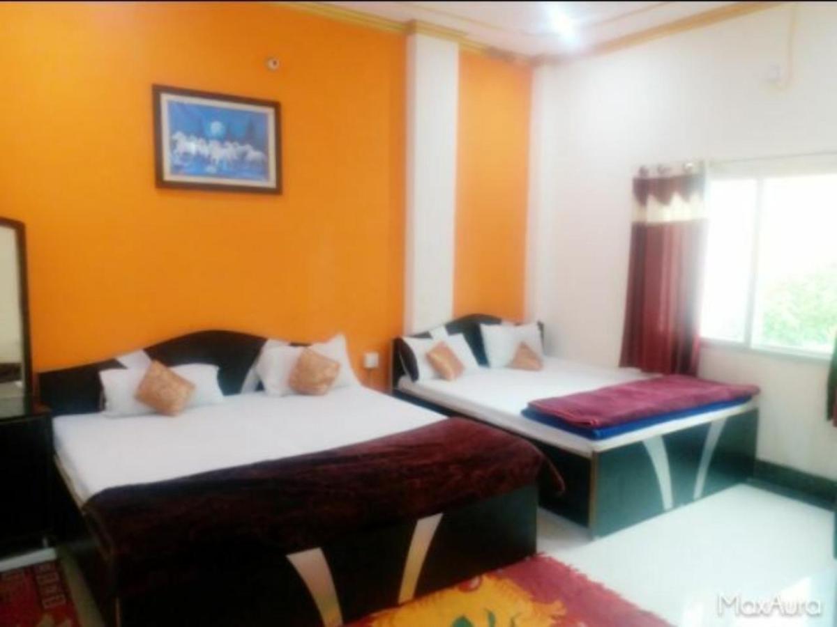 Goroomgo New Ashiyana Palace Varanasi Exterior photo