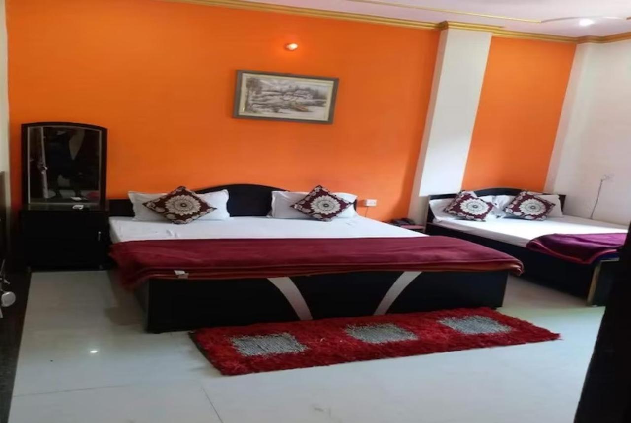 Goroomgo New Ashiyana Palace Varanasi Exterior photo