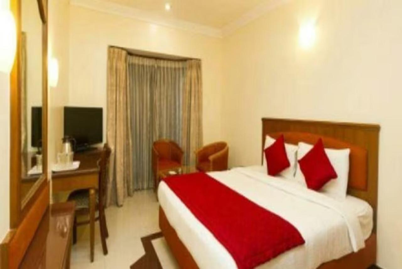Goroomgo New Ashiyana Palace Varanasi Exterior photo